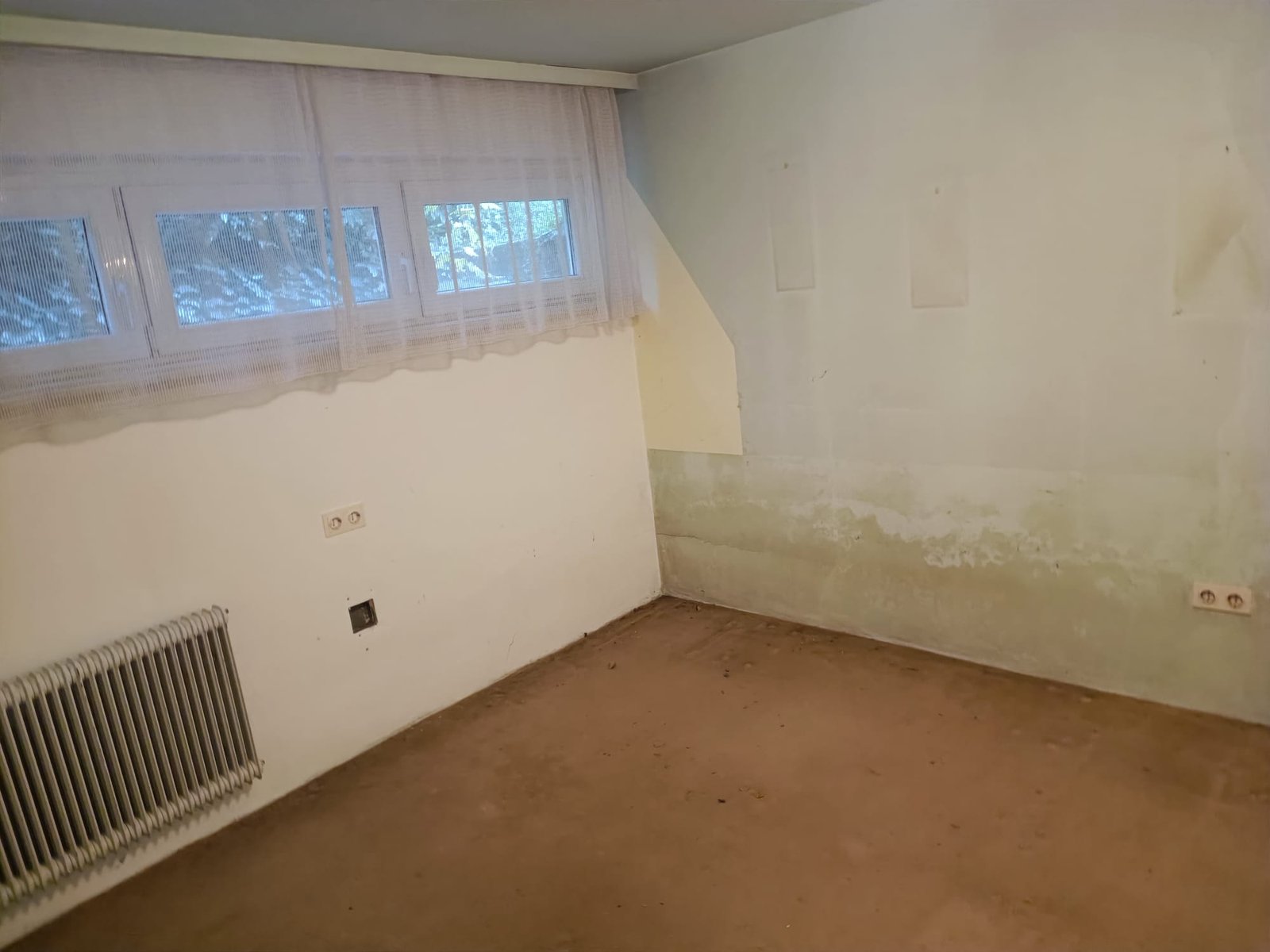 Vorher: derselbe Raum in Baden