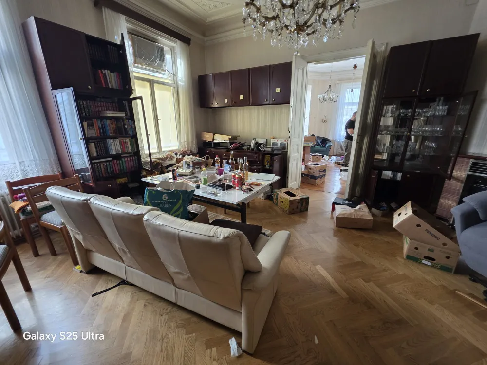 Entrümpelung in Graz – Team bei der Arbeit in einem Grazer Wohnhaus